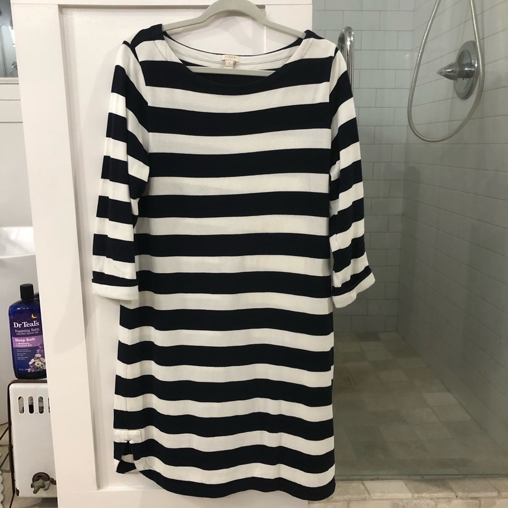J Crew Size L Navy/Cream Knit Dress—Super Comfy!